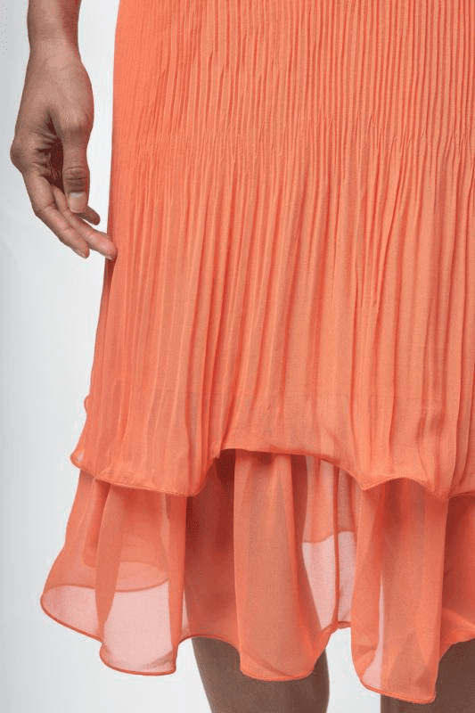 The Orange Dress [1071]