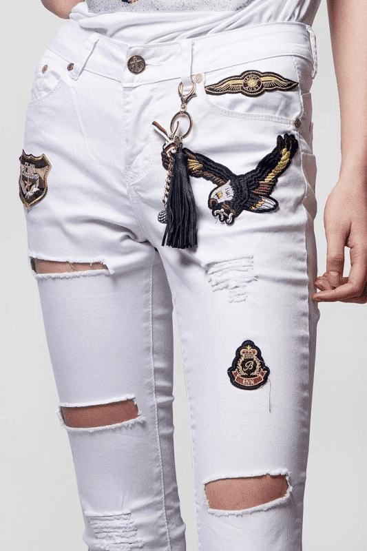 Jeans Blancos Cortos, Parches Militares, Llavero