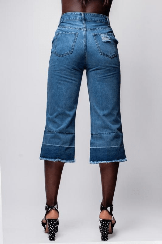 Jeans cortos azul claro rotos. Talla XS (571)